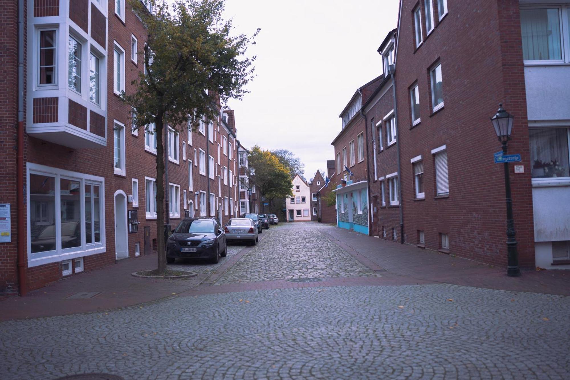Schoenes Apartment In Der Altstadt , Kostenlose Parkplaetze In Der Naehe Emden Eksteriør billede